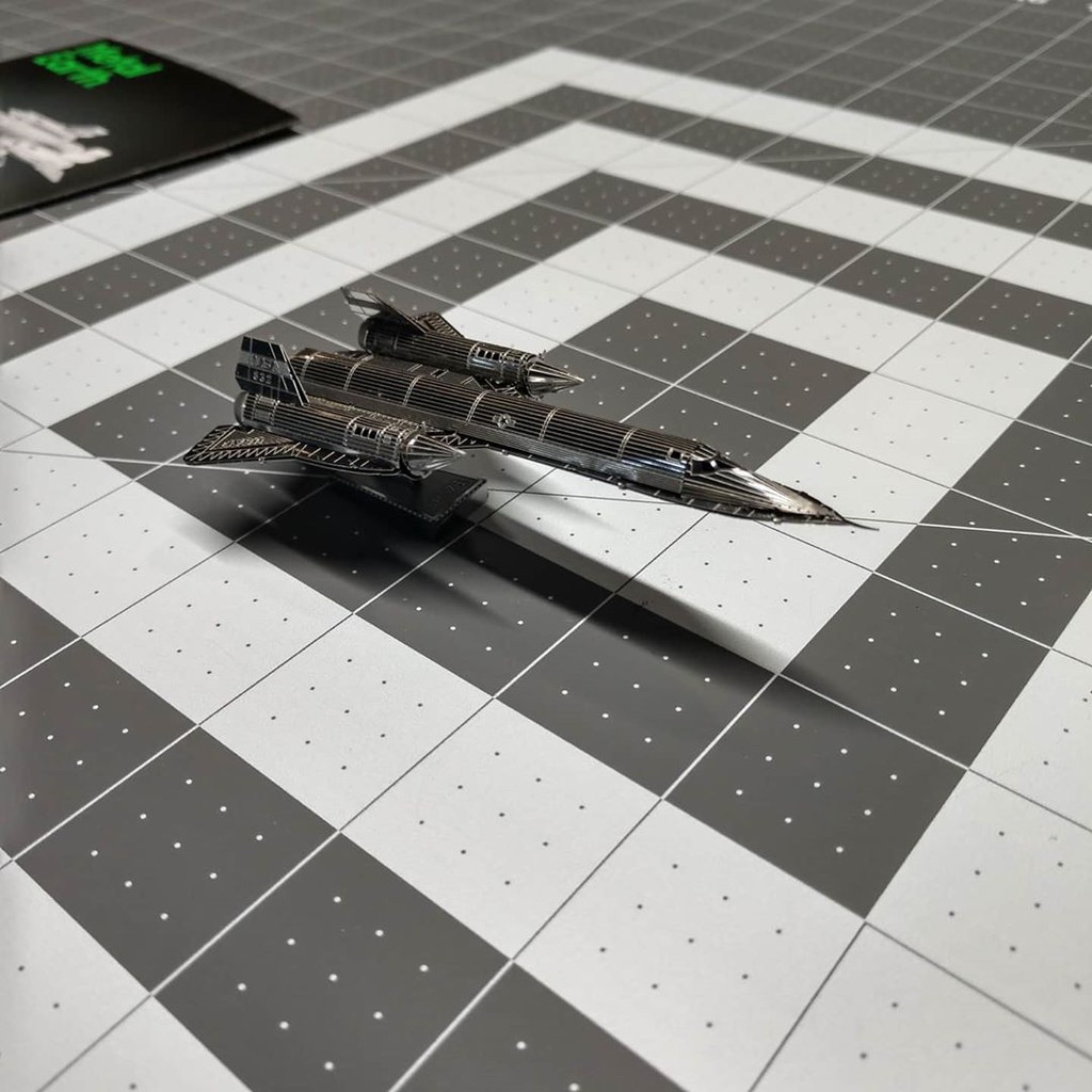 [Mã LIFETOYS1 giảm 30K đơn 99K] Mô hình 3D kim loại lắp ráp Máy bay trinh sát Lockheed SR-71 Blackbird [Chưa lắp]
