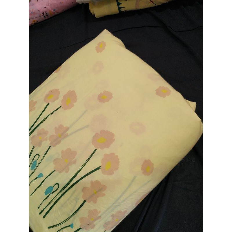 Thô boi họa tiết hoa nền vàng | BigBuy360 - bigbuy360.vn