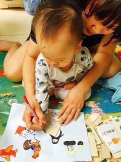 Khuôn vẽ gỗ cho bé