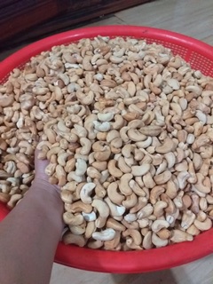Nhân hạt điều sấy vở đôi đã bóc vỏ lụa (hộp 500gr)
