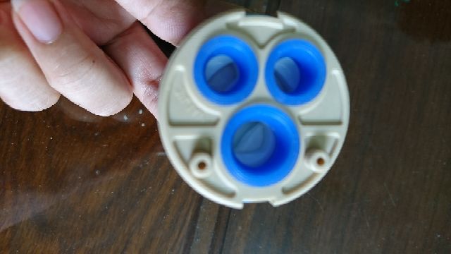Óc sen 3 lỗ dùng cho củ vòi rửa mặt và củ sen tắm nóng lạnh