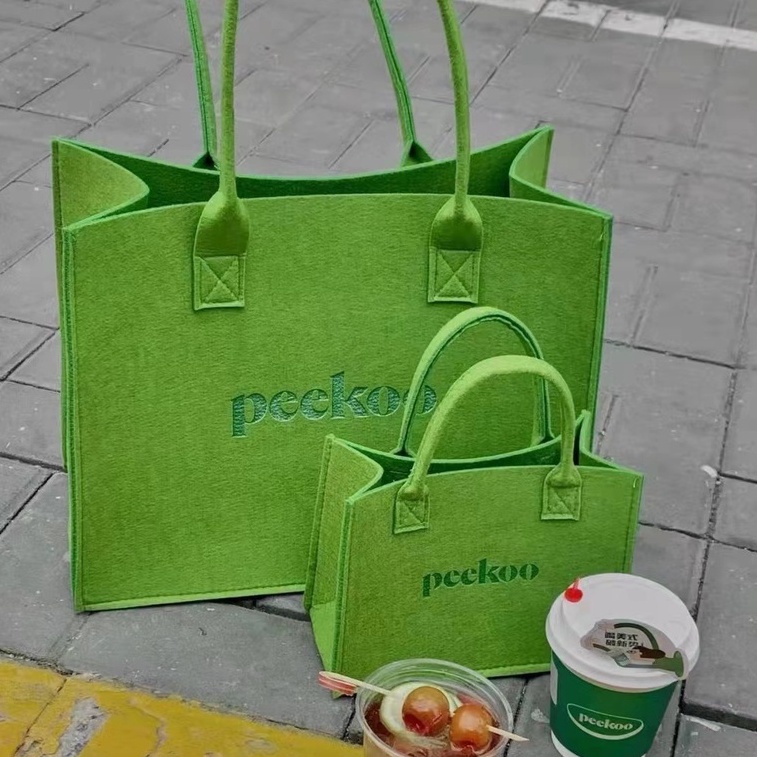 Túi xách PEEKOO màu xanh thời thượng túi tote vải nỉ in chữ đeo vai với ngăn chứa rộng dùng đi làm đi chơi