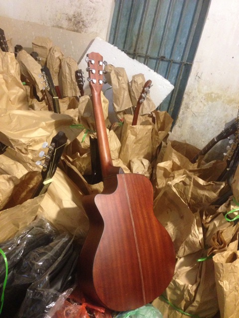 Đàn guitar Acoustic A115 gỗ hồng đào có ty chỉnh cần. Tặng bao đựng