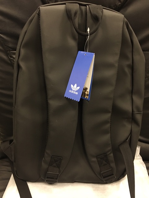 Ba lô phản quang 3D Trefoil thiết kế đẹp mắt và sang chảnh with 2 side pockets