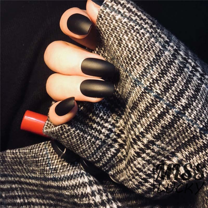Set 24 móng tay giả nghệ thuật màu đen thời trang dành cho nữ