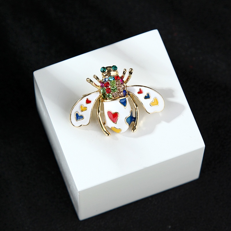 Trâm Cài Áo Hình Bọ Cánh Cứng Đính Đá Dễ Thương