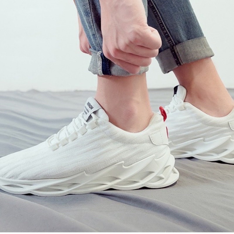 Giày thể thao nam thời trang cá tính giày sneaker đơn màu trăng đen thêm điểm nhấn | BigBuy360 - bigbuy360.vn