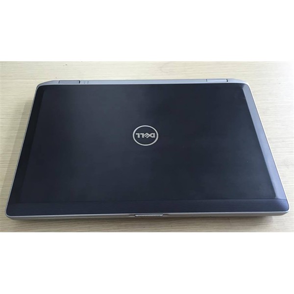 DELL LATITUDE E6520 (INTEL CORE I5-2540M 2.6GHZ, 4GB RAM, 250GB HDD, VGA NVIDIA GEFORCE 4200M , 15.6 INCH