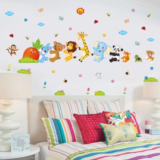 decal dán tường thỏ nhổ củ cải