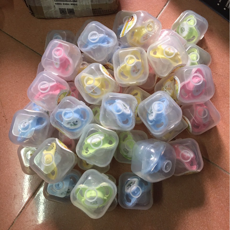 Đục lỗ núm ti - Dập lỗ núm ti bình sữa tăng size cho bé BQSHOP