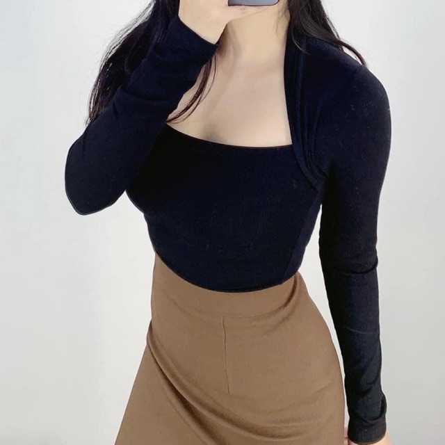 Áo dài tay cổ vuông