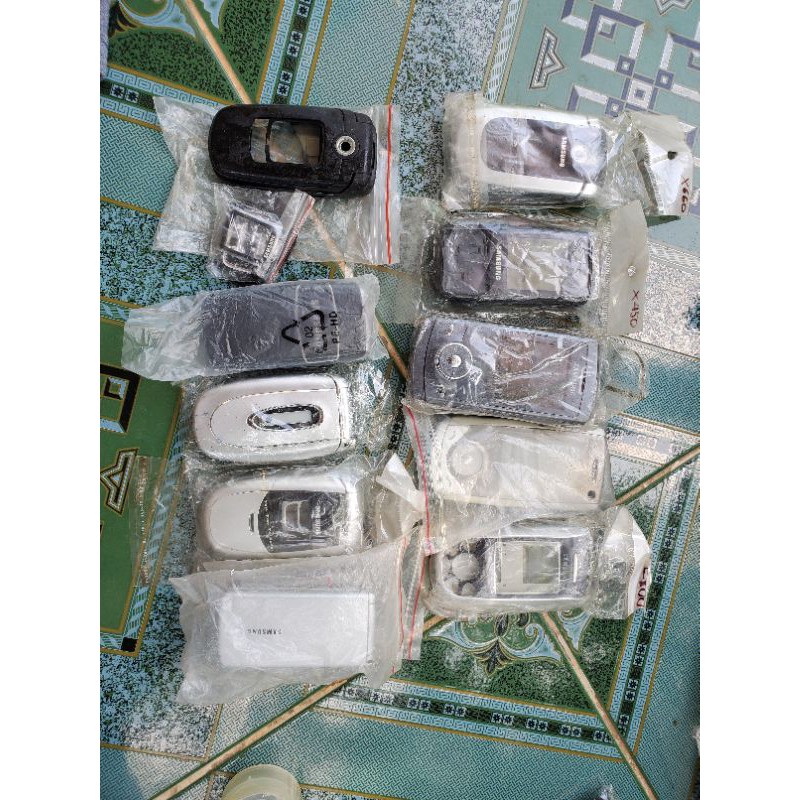 Vỏ điện thoại Samsung nắp trượt và nắp bật các loại