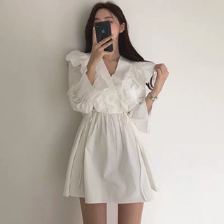 Đầm cổ V viền vai bèo thắt eo