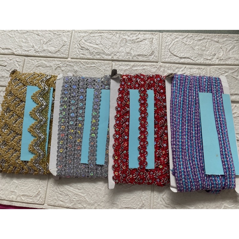 Dây viền (DVA 1…) đính kim sa , kim tuyến dùng để trang trí đính áo , váy …