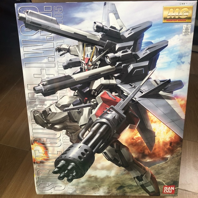 Mô hình Gundam Bandai MG Strike + IWSP kèm khung metal 3R