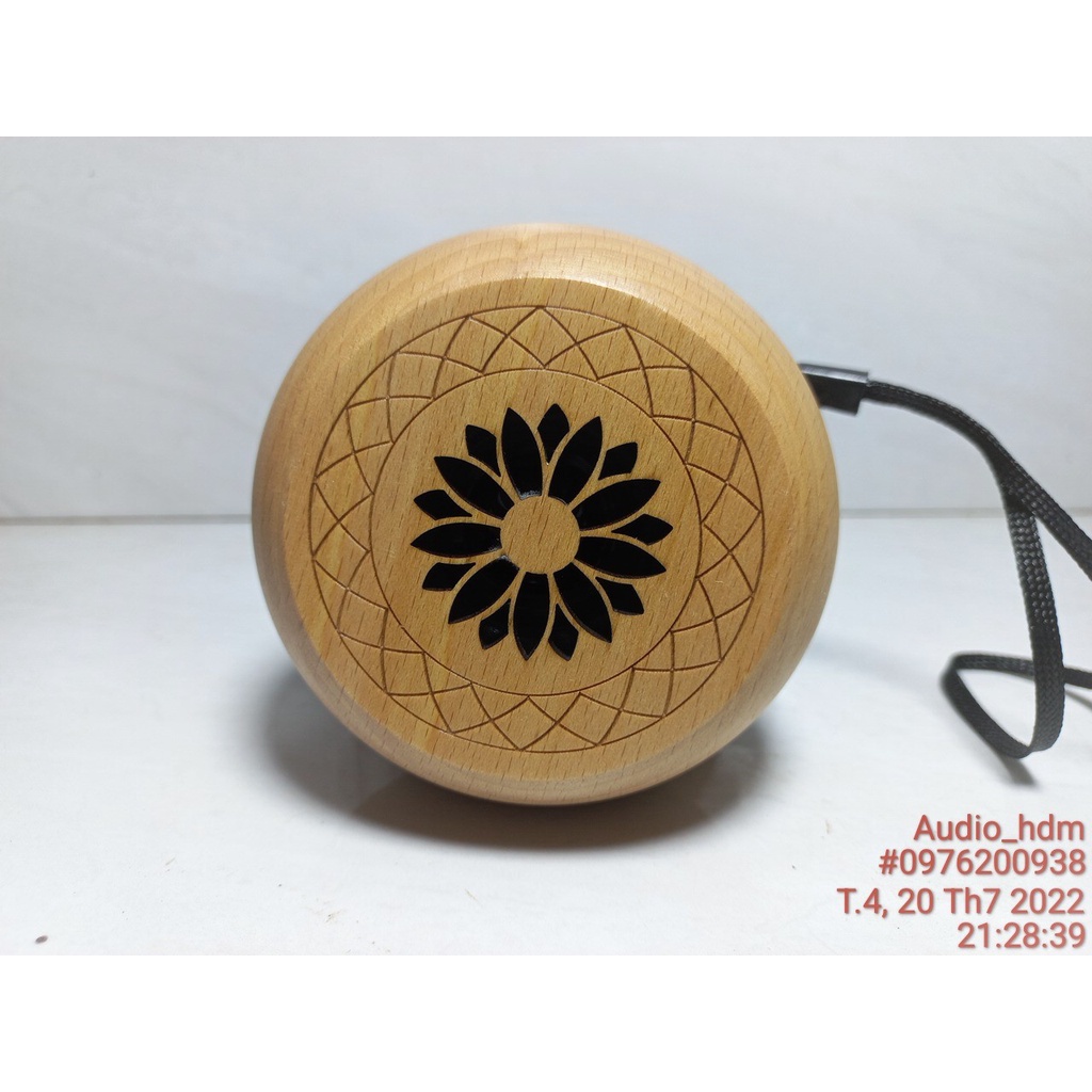 Loa bluetooth mini, gỗ tròn đẹp mắt, âm thanh trong veo, thay tiếng chim mồi.
