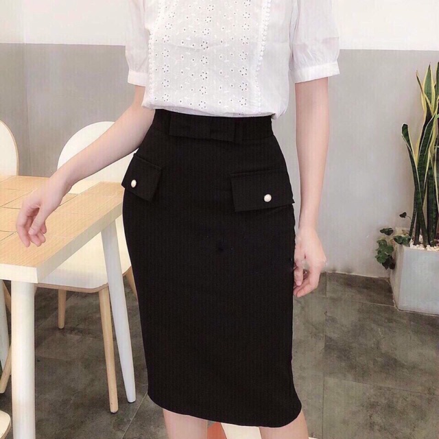 chân váy đen phối nơ