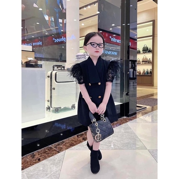 Áo khoác dáng dài thu đông cho bé gái phối ren tay, Áo blazer cho bé gái
