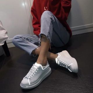 Giày MCQ nữ phát sáng mới