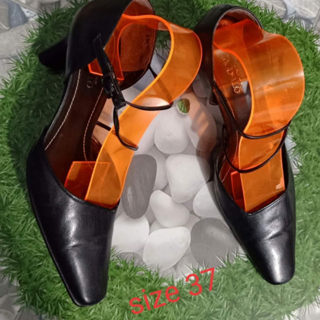 Giày kiểu nữ