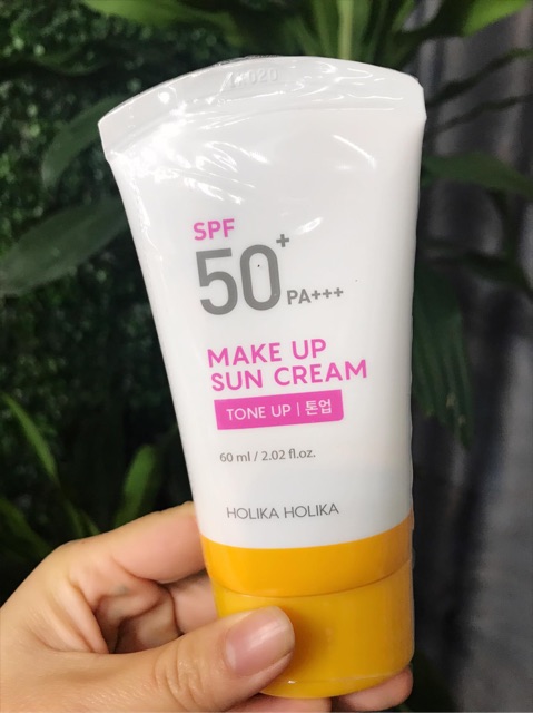 Kem chống nắng trang điểm Holika Holika