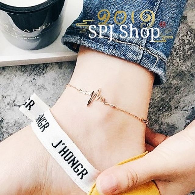 Lắc Chân Titan Nhịp Tim Cách Điệu Trái Tim