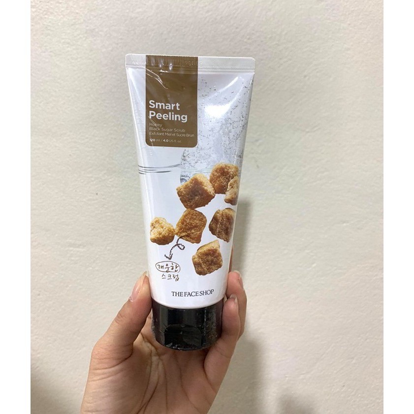 Tẩy da chết đường đen mật ong Honey Black Sugar Scrub the face shop..