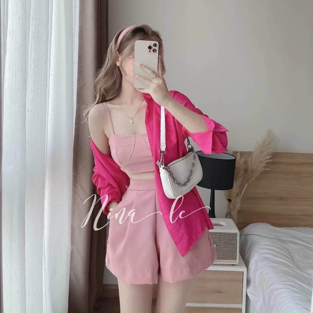 Sét bộ 3 món gồm áo 2 dây  phối với áo sơ mi khoác ngoài mix với quần cộc ống rộng xinh