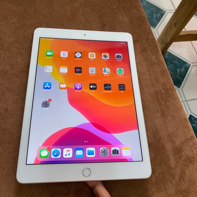 IPad gen 5 sử dụng sim 4G và wifi 32Gb màu trắng