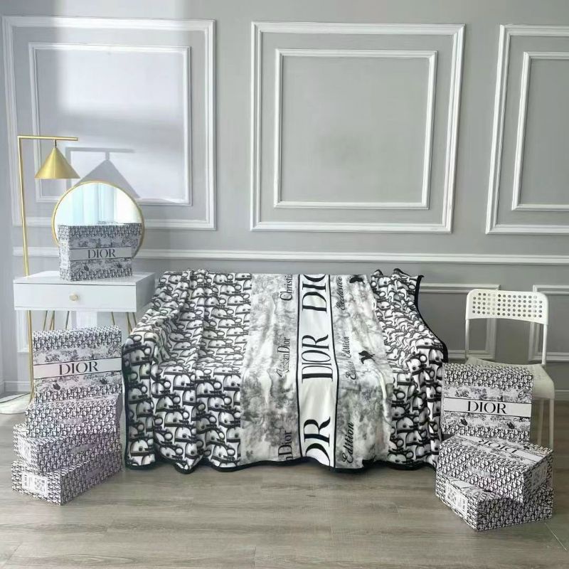Chăn  nỉ nhung tuyết thương hiệu cao cấp hàng loại 1.