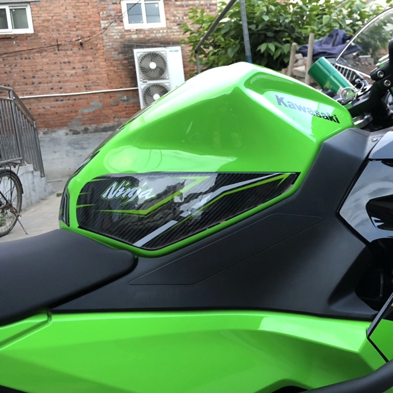 Miếng Dán Bảo Vệ Nắp Bình Xăng Xe Mô Tô kawasaki ninja 400 5d Bằng Sợi carbon Cao Cấp