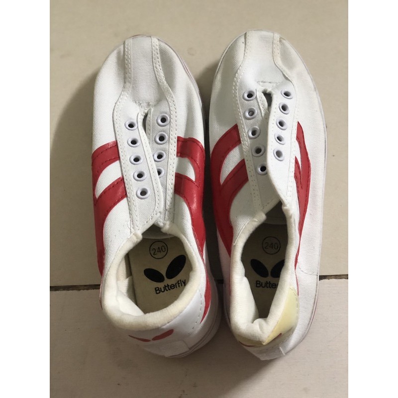 Giầy bóng bàn chỉ đỏ thanh lý size 38&42