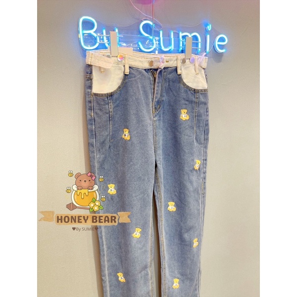 QUẦN JEANS PHỐI MÀU LẠ STICKER GẤU NHÍ - SIZE M VÀ L
