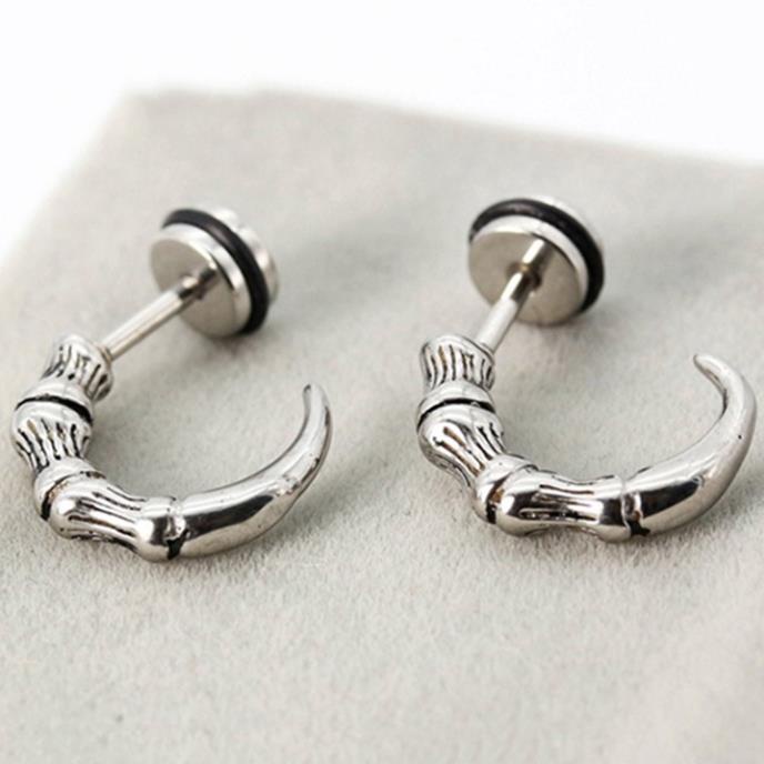 Bông tai nam inox cao cấp đẹp kiểu móng vút đại bàng shopquare màu trắng thép không gỉ PTBTNA167