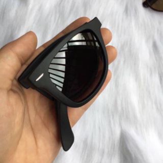 KÍNH UNIQLO GẬP 4 CHIỀU CHỐNG UV
