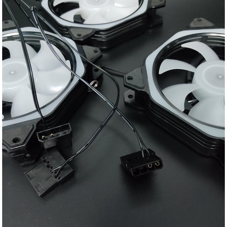 Quạt Tản Nhiệt Fan Led RGB V8 Kích Thước 12cm Sáng Tâm Và Viền Chuẩn Cắm Molex 4Pin - Không Cần Hub