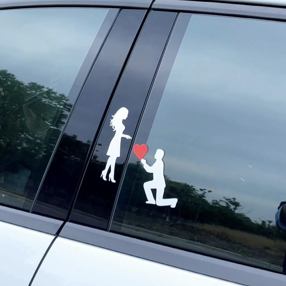 Sticker Dán Kính Chiếu Hậu Xe Hơi / Xe Máy / Xe Máy Hình Cặp Đôi Lãng Mạn Kích Thước 16cmX16cm