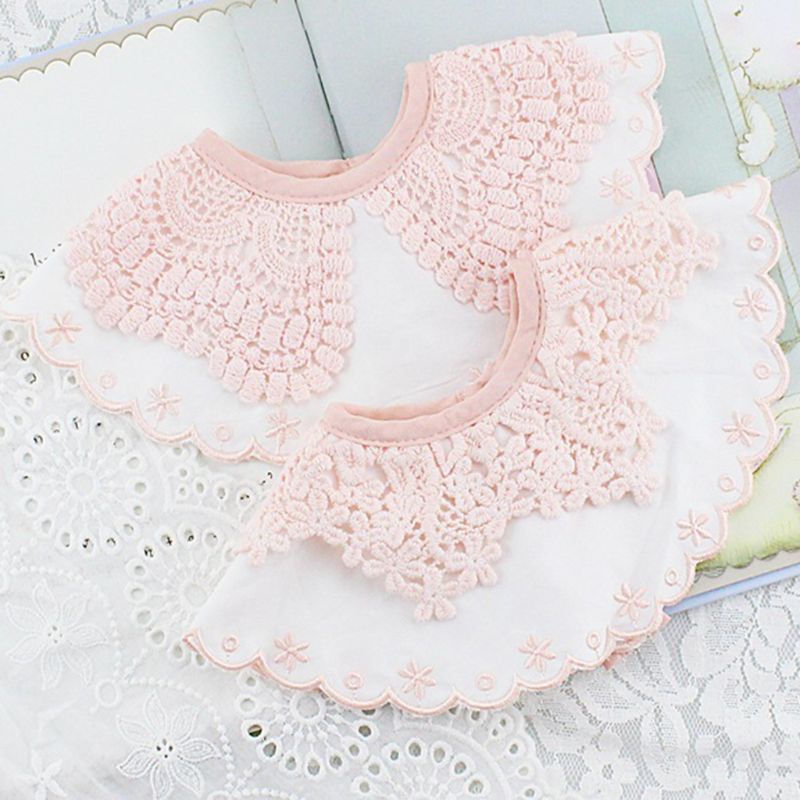 Yếm Ăn Vải Ren Hoa Xinh Xắn Cho Bé