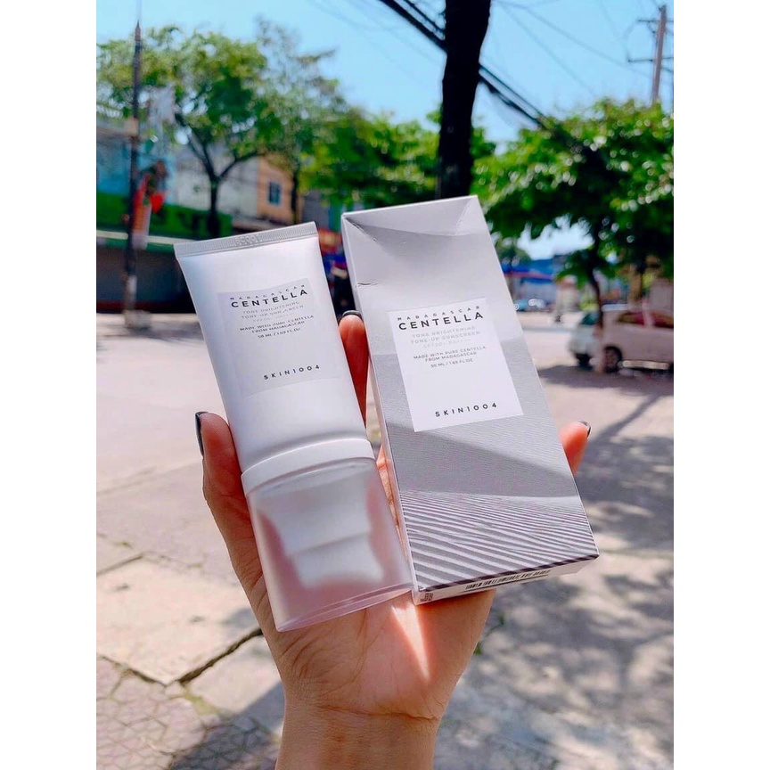 KEM CHỐNG NẮNG NÂNG TONE SKIN1004 MADAGASCAR CENTELLA TONE BRIGHTENING TONE UP SUNSCREEN SPF50 50ML - 12534