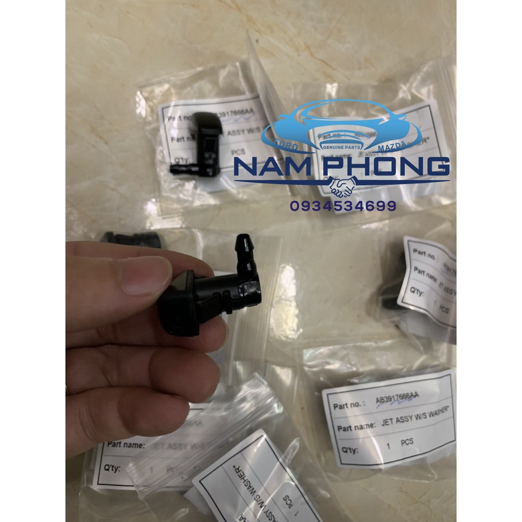 Núm phun nước rửa kính Ranger 13 - AB3917666AA  /  UC9M67510