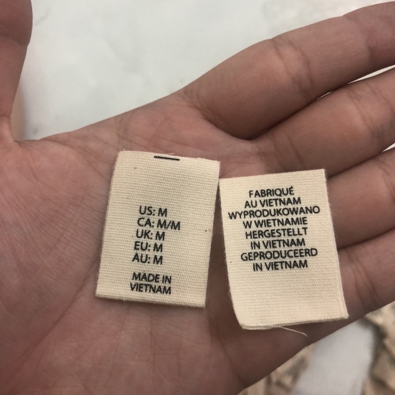 Set 100 Nhãn Chính Cổ Áo  CHRISTIAN SIRIANO NY Be Chữ Đen