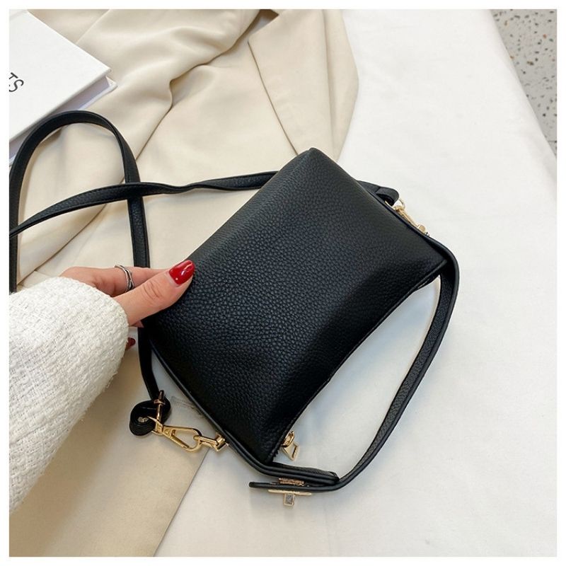 Túi xách nữ vuông có khóa ở dây sang chảnh hot trend 2022 JUMITO