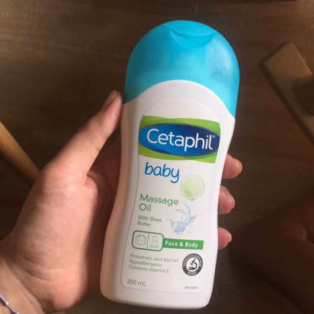 Dầu massage cho bé Cetaphil Baby Oil 200ml