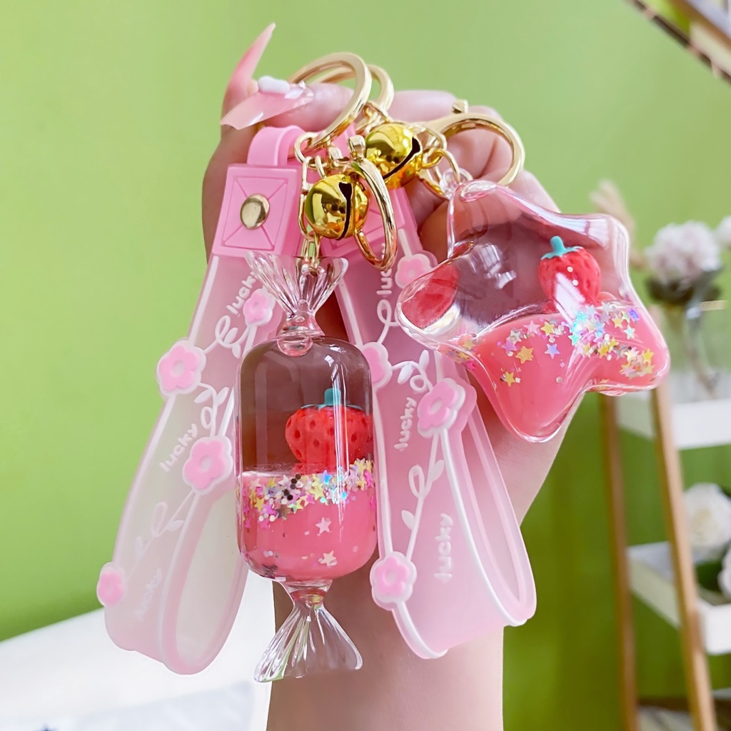 Móc Chìa Khóa Xe Hơi / Túi Xách Bằng Acrylic Hình Trái Dâu Sáng Tạo