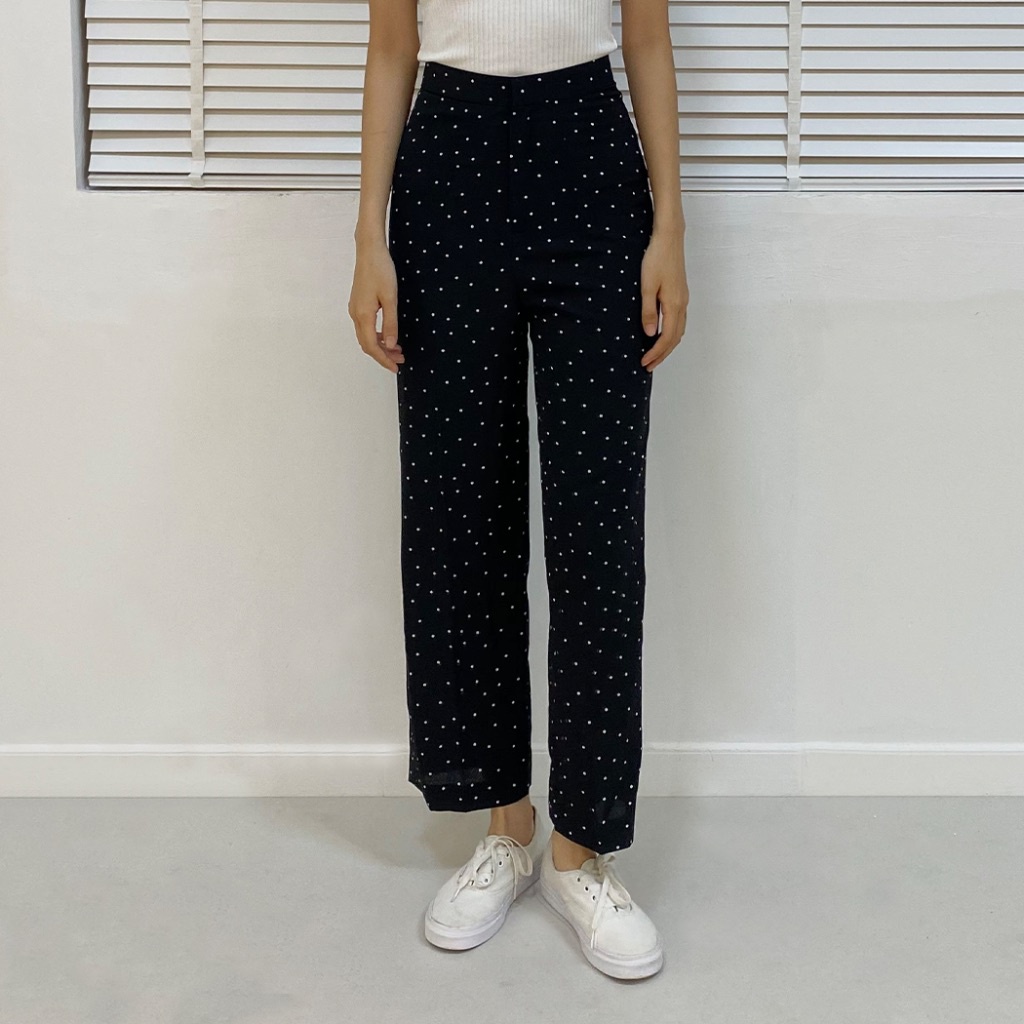 Andabove - Quần tây nữ ống Suông dây kéo trước hoạ tiết Chấm Bi nhỏ - Pin Dots Straight Pants