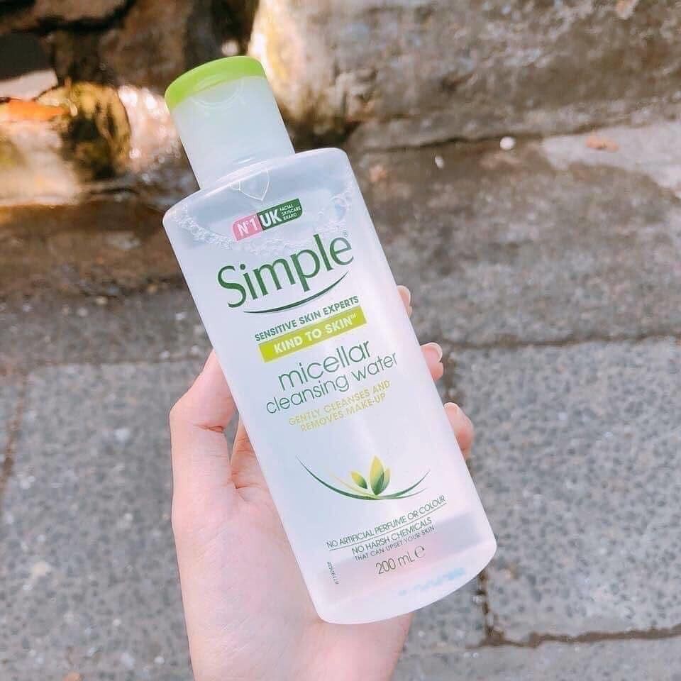 Nước Tẩy Trang Simple Kind To Skin Micellar Cleansing Water 200ML sạch sâu, nhẹ dịu phù hợp với mọi loại da nhạy cảm