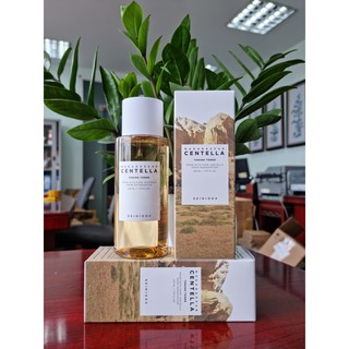 Nước hoa hồng Rau má SKIN1004 Madagascar Centella Toning Toner 210ml