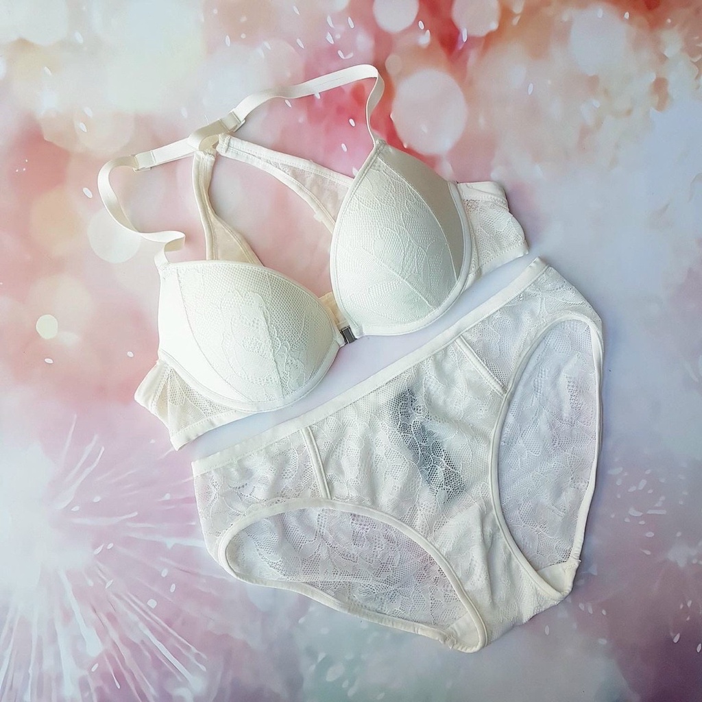 Bộ đồ lót B067 cài trước có gọng đệm vừa