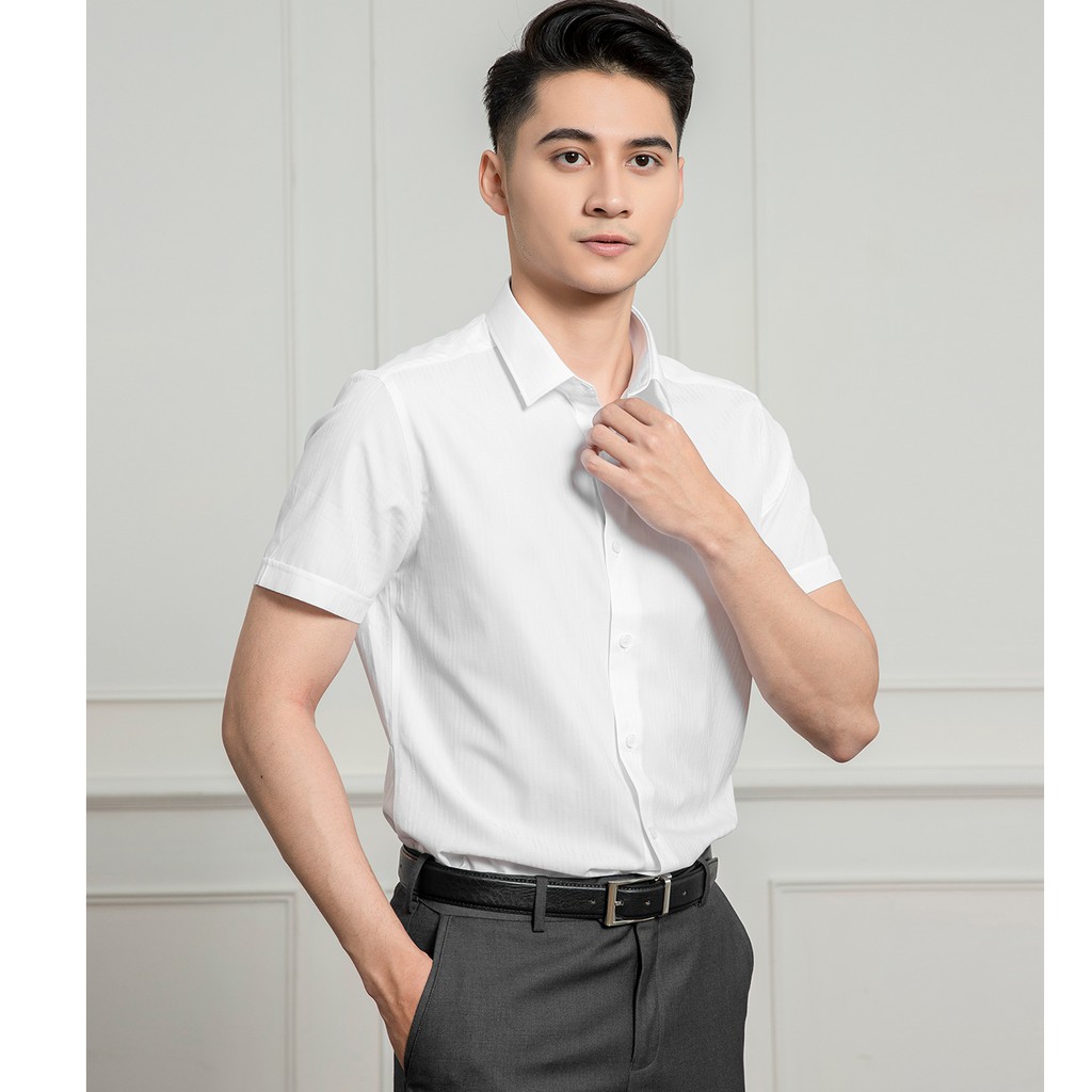 sơ mi nam ngắn tay trắng [ARISTINO] thiết kế họa tiết dệt dọc cơ bản, không túi ngực với tà lượn thời trang- ASSR15