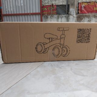 Xe chòi chân thăng bằng cho bé
